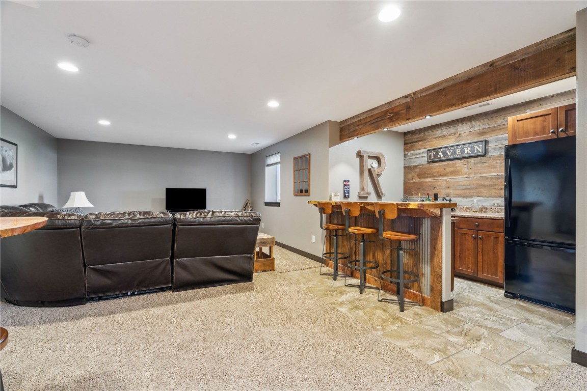 2095 Fieldcrest Lane Ely IA 52227