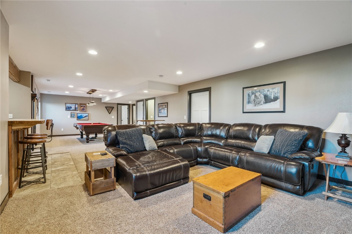2095 Fieldcrest Lane Ely IA 52227