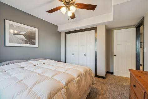 2095 Fieldcrest Lane Ely IA 52227
