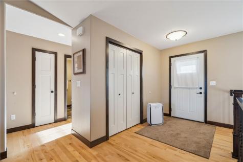 2095 Fieldcrest Lane Ely IA 52227