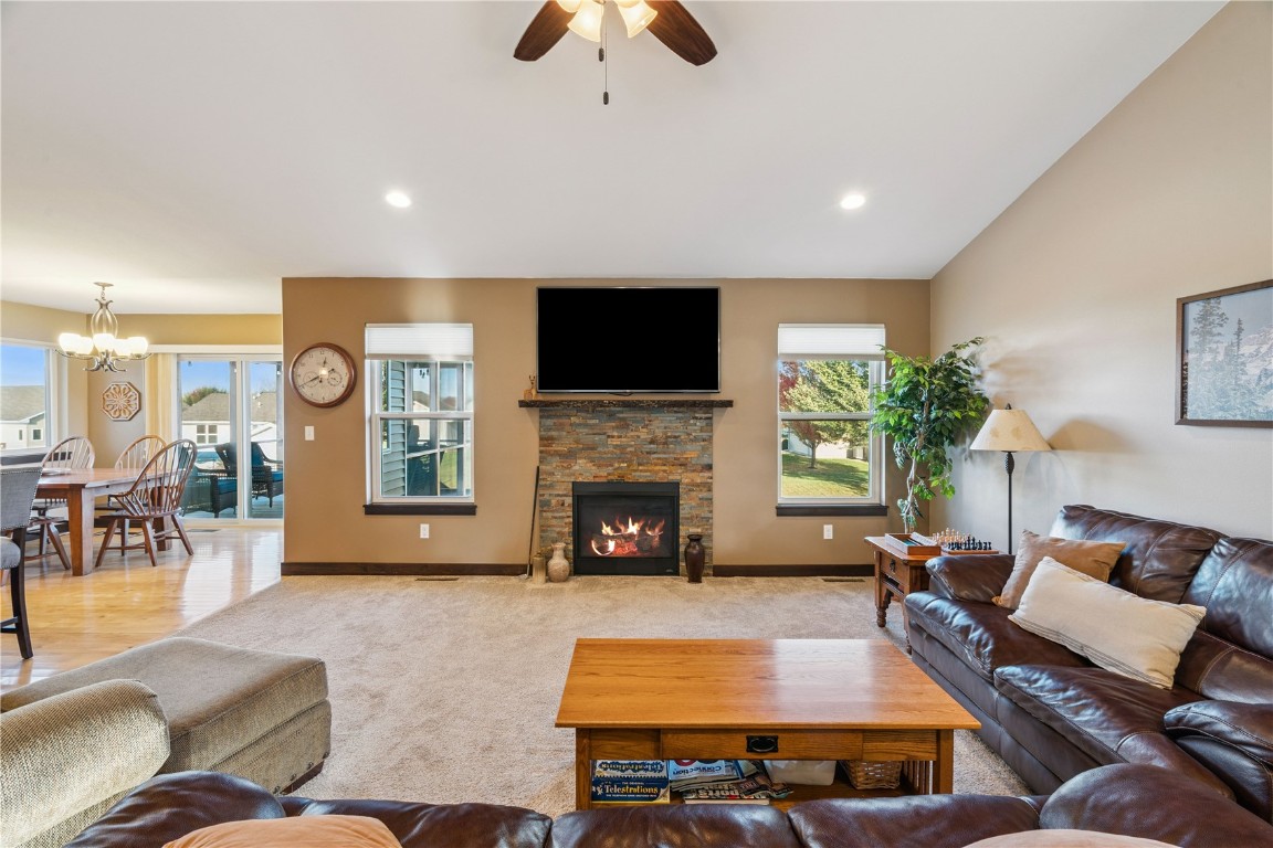 2095 Fieldcrest Lane Ely IA 52227