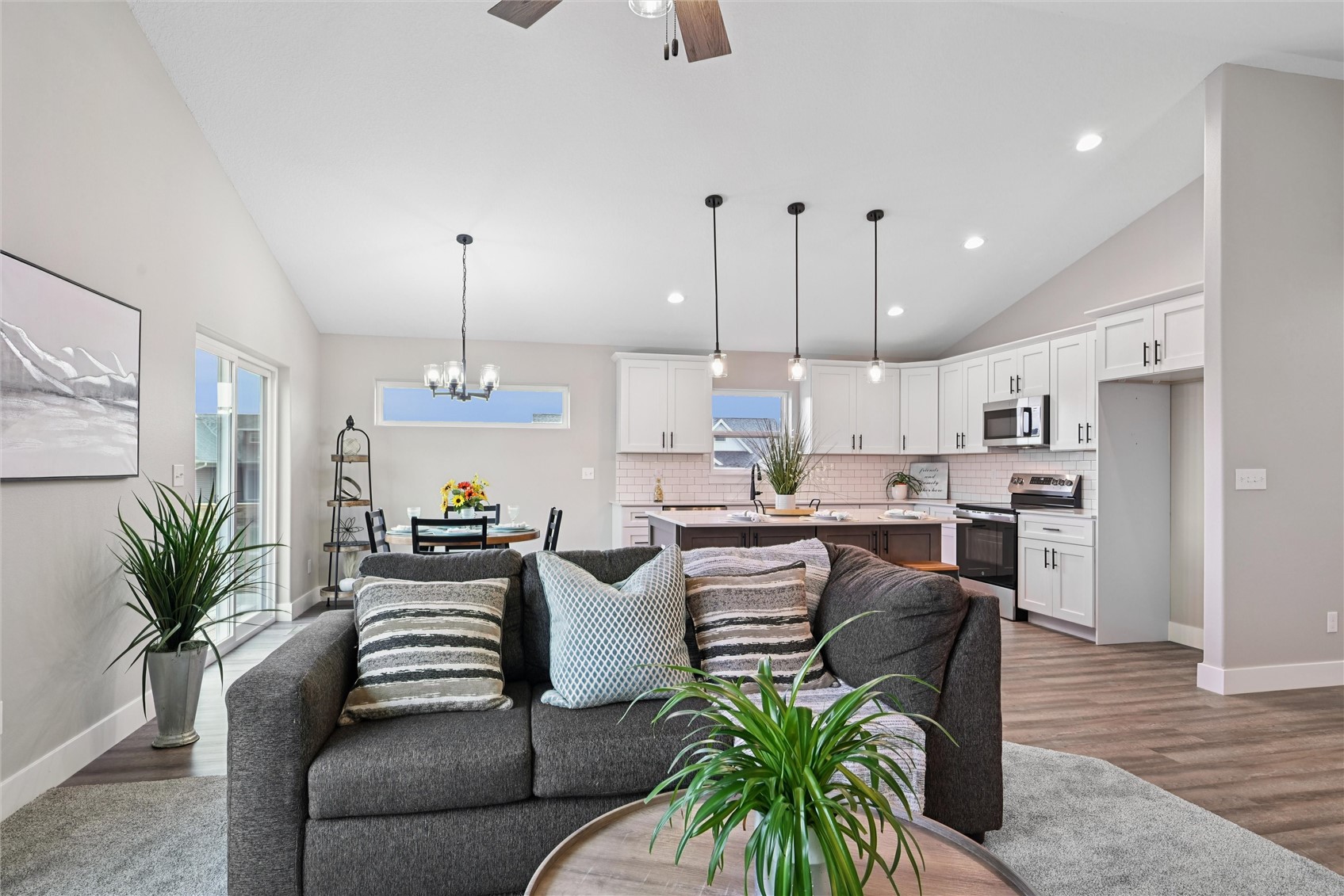 1382 Foxtail Drive Fairfax IA 52228