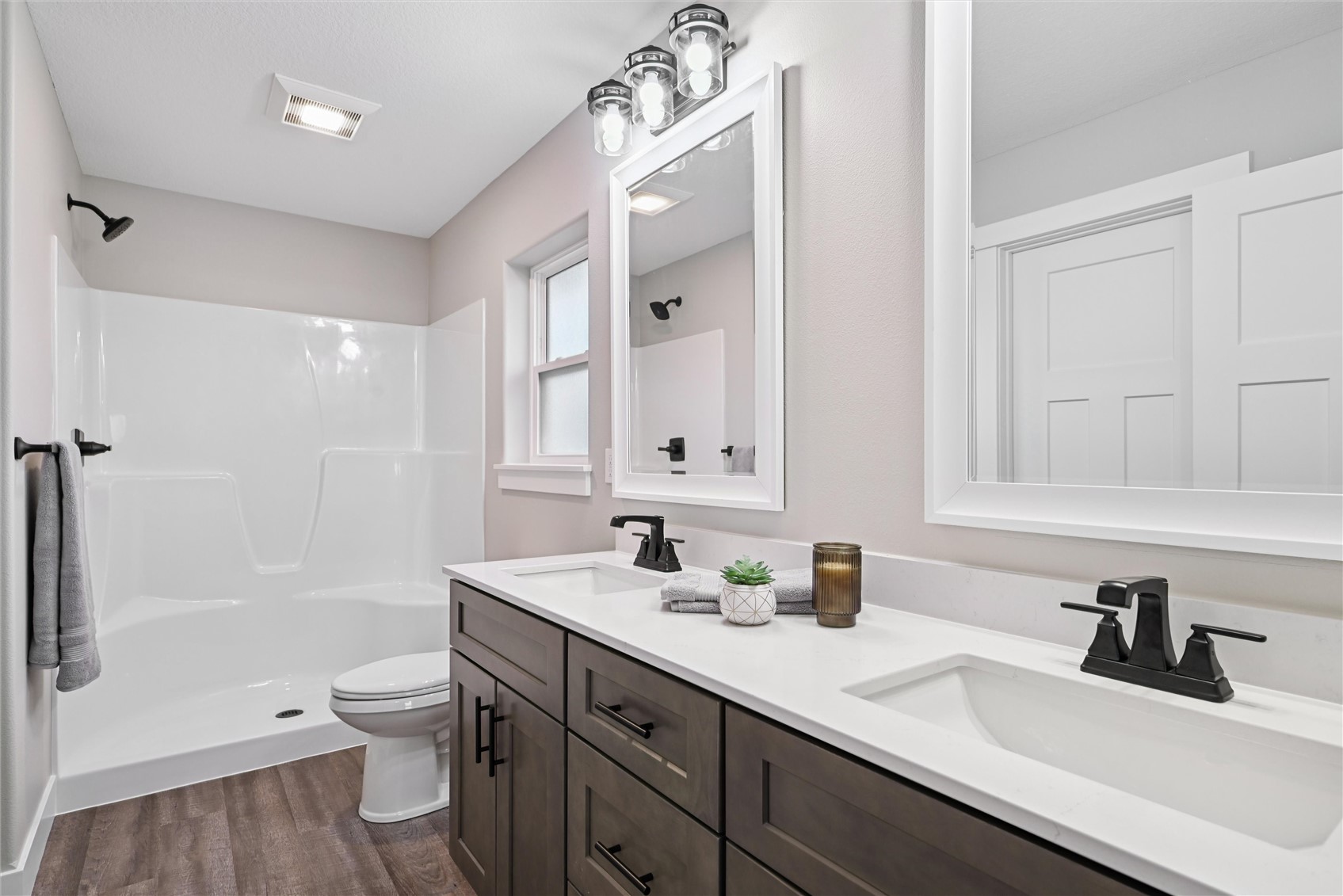 1382 Foxtail Drive Fairfax IA 52228