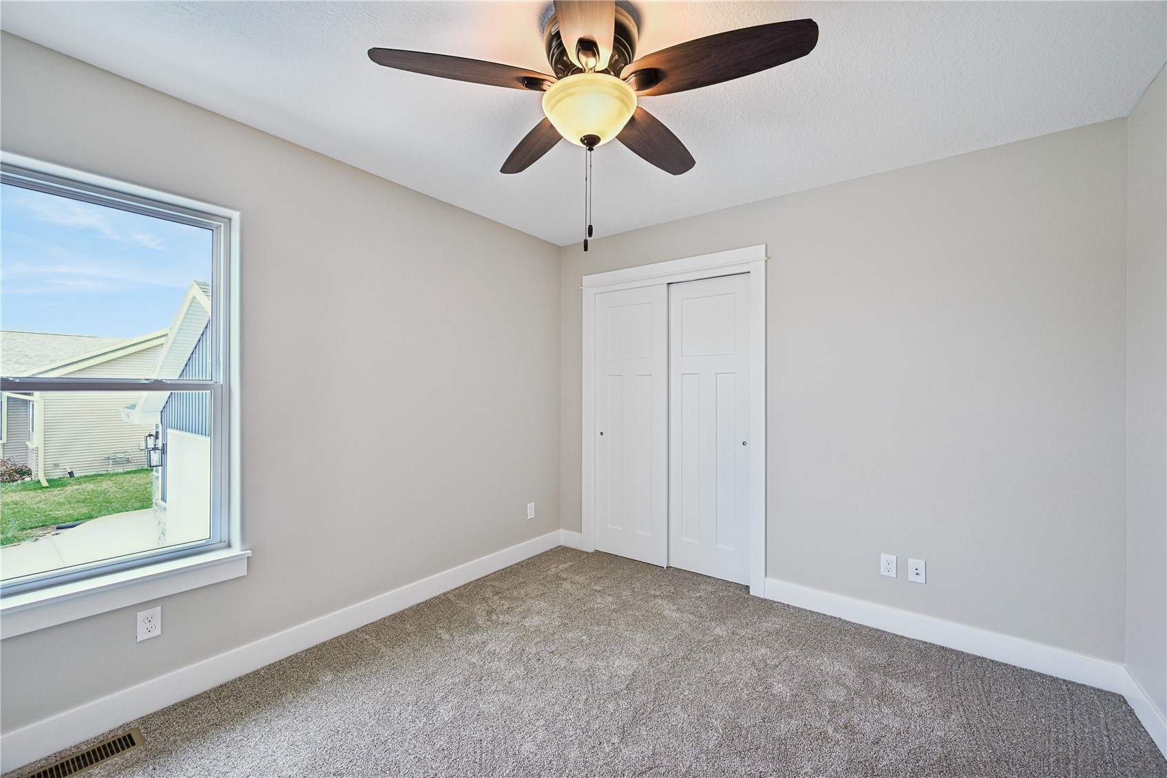 1382 Foxtail Drive Fairfax IA 52228