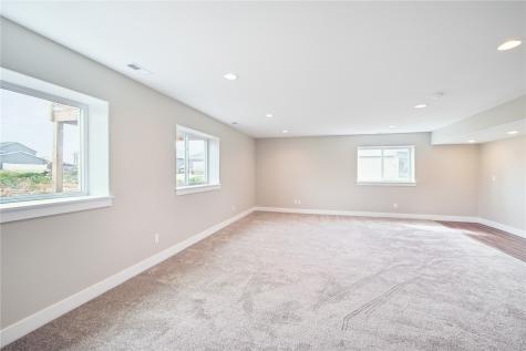 1382 Foxtail Drive Fairfax IA 52228