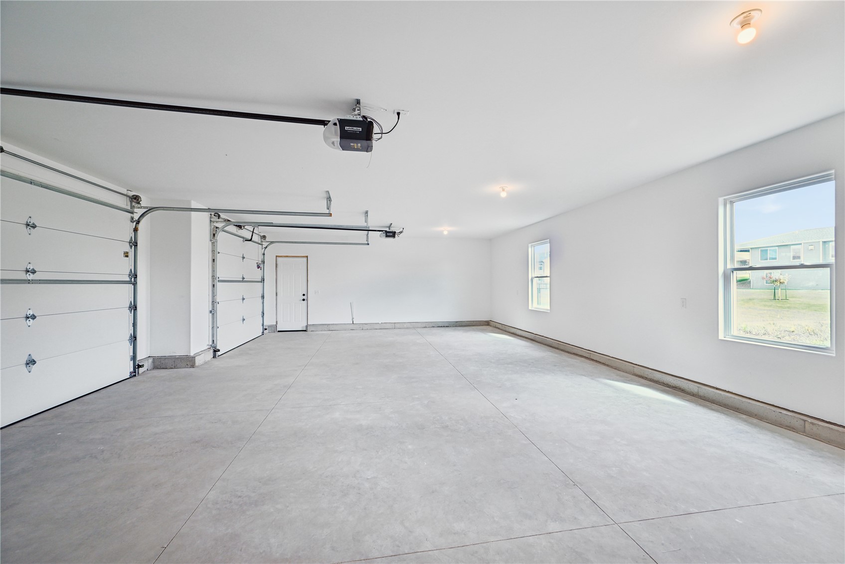 1382 Foxtail Drive Fairfax IA 52228