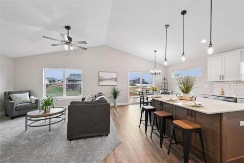 1382 Foxtail Drive Fairfax IA 52228