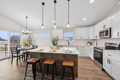 1382 Foxtail Drive Fairfax IA 52228