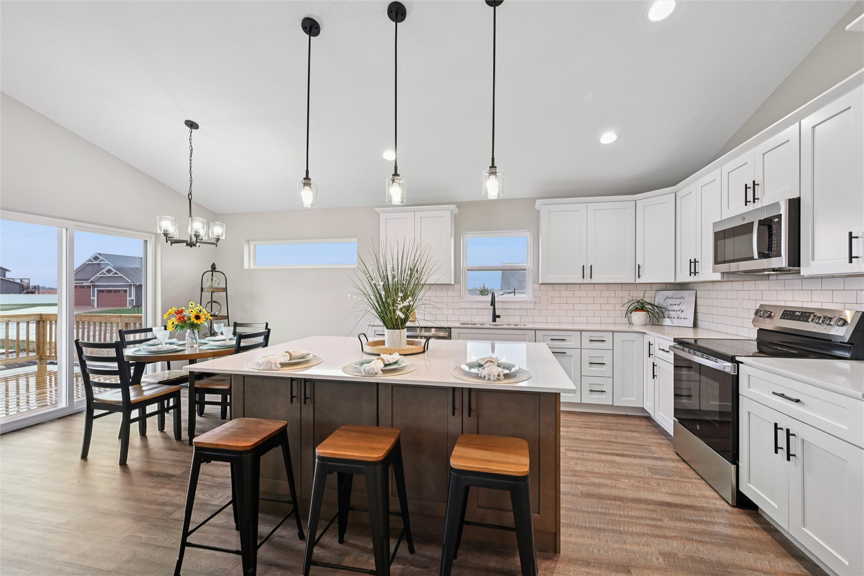 1382 Foxtail Drive Fairfax IA 52228