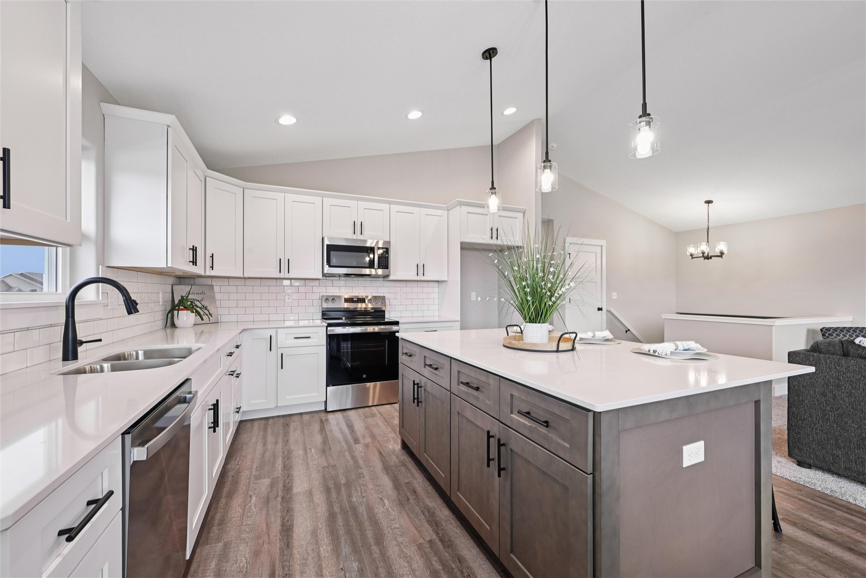 1382 Foxtail Drive Fairfax IA 52228