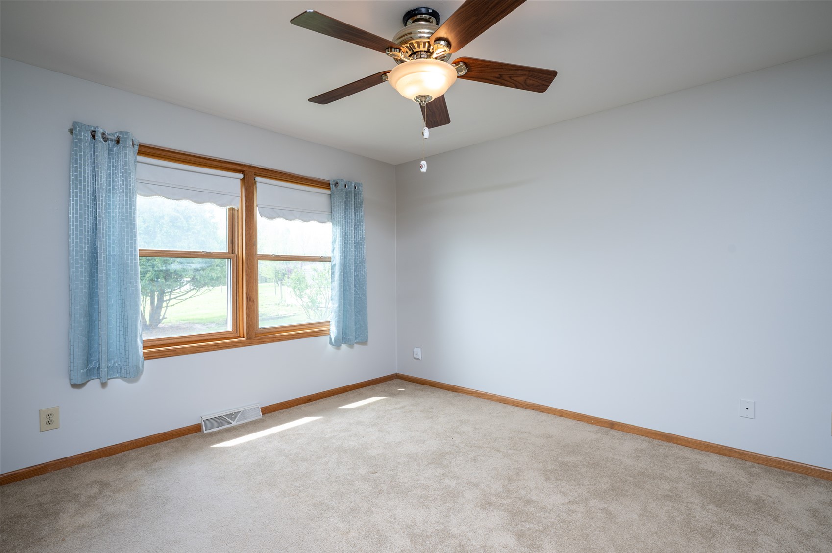1116 E 6th Street Vinton IA 52349
