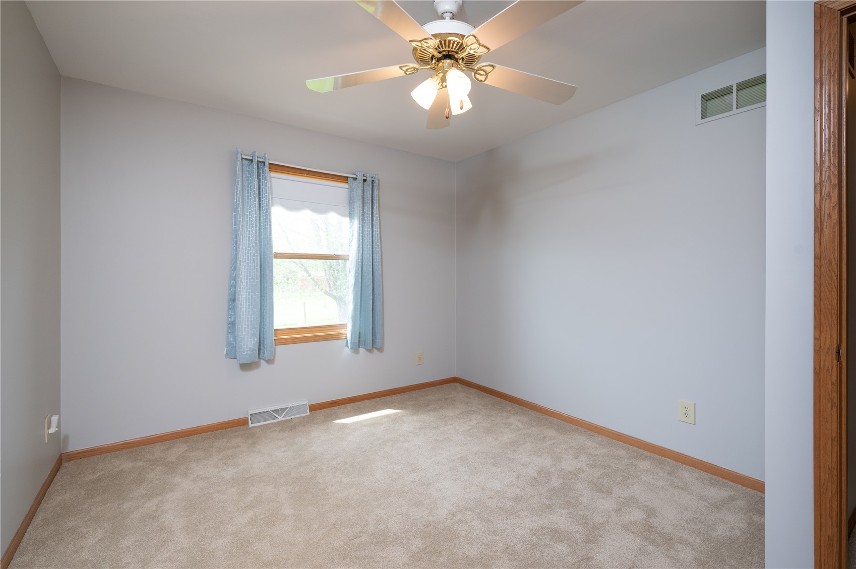 1116 E 6th Street Vinton IA 52349