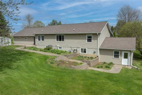 1116 E 6th Street Vinton IA 52349