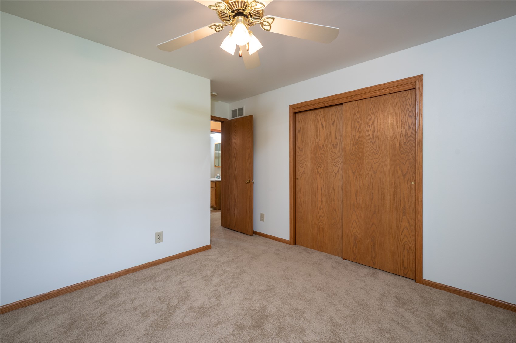 1116 E 6th Street Vinton IA 52349