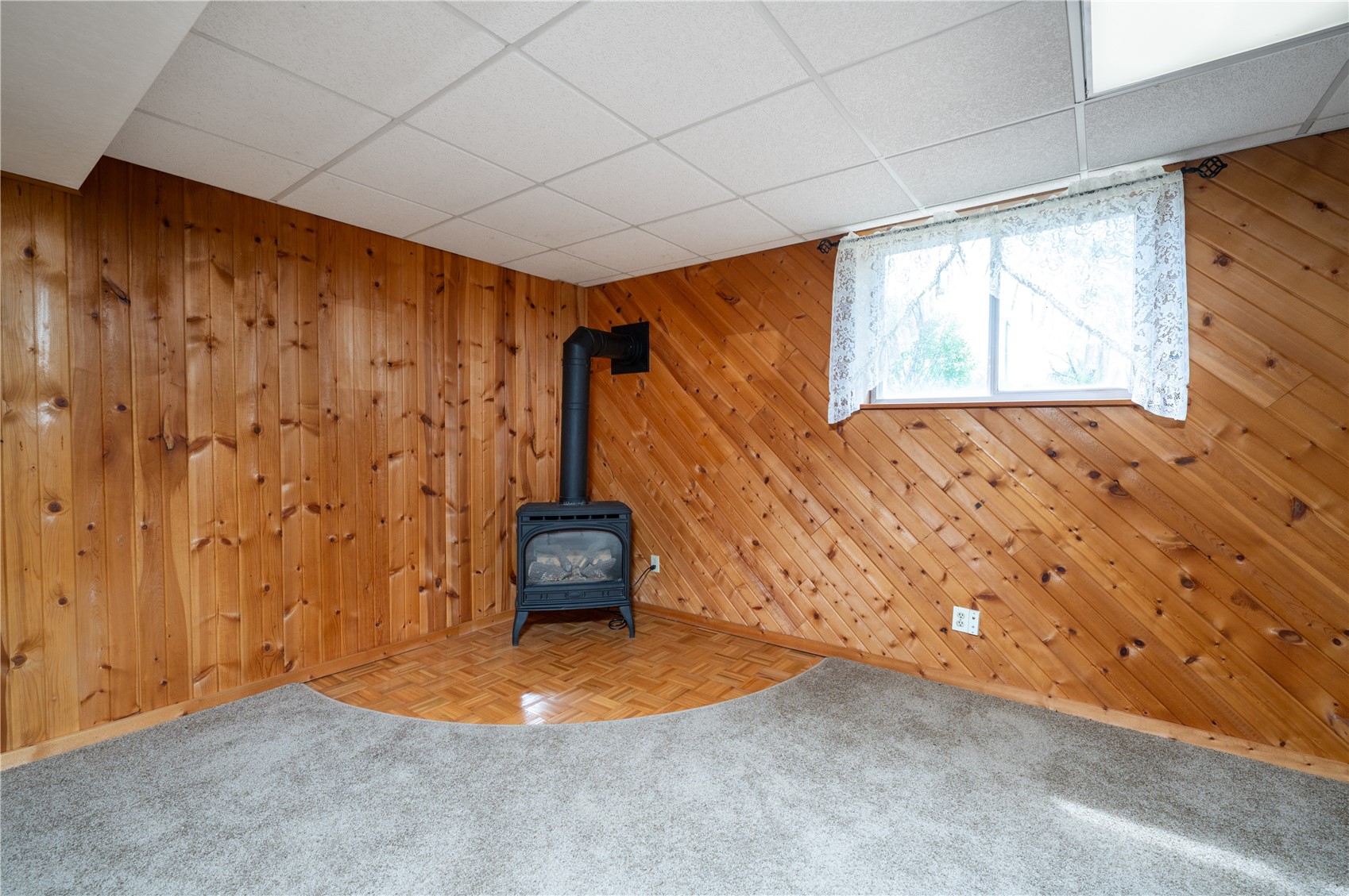 1116 E 6th Street Vinton IA 52349