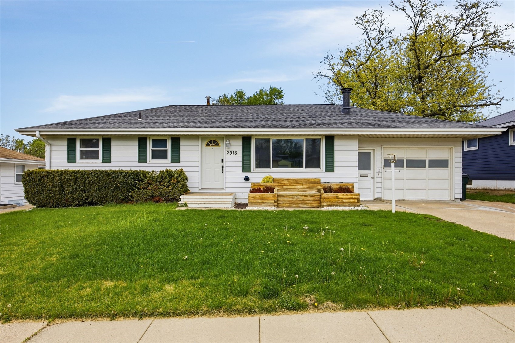 2916 Schultz Drive NW Cedar Rapids IA 52405