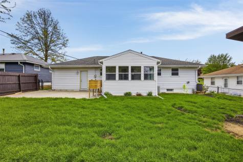 2916 Schultz Drive NW Cedar Rapids IA 52405