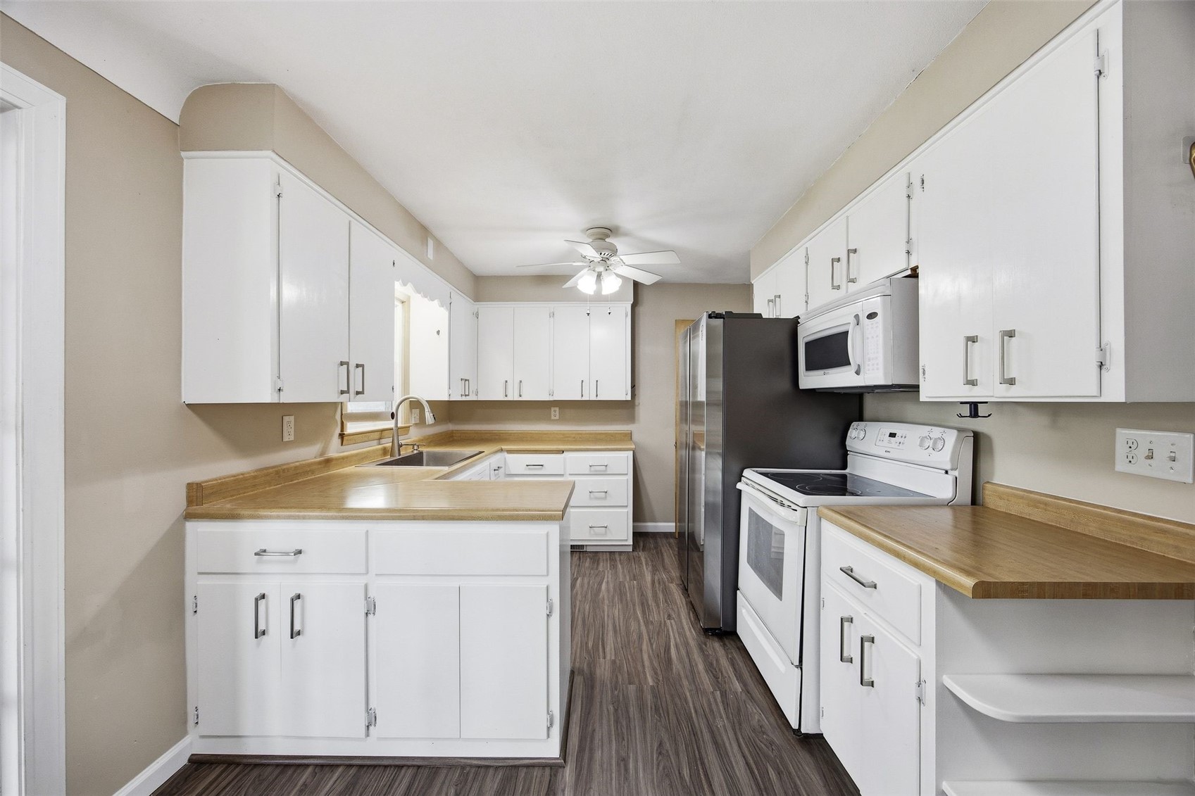 2916 Schultz Drive NW Cedar Rapids IA 52405