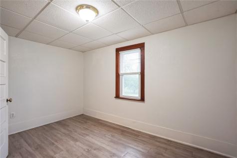 317 6th Avenue Oelwein IA 50662
