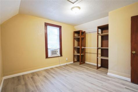 317 6th Avenue Oelwein IA 50662