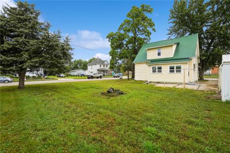317 6th Avenue Oelwein IA 50662