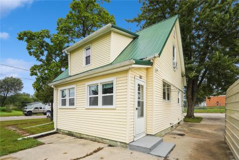 317 6th Avenue Oelwein IA 50662