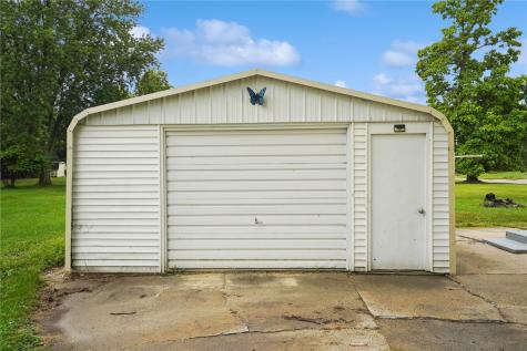 317 6th Avenue Oelwein IA 50662
