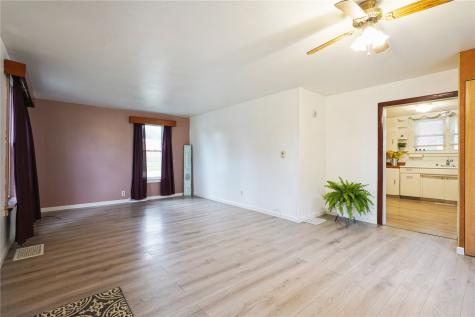 317 6th Avenue Oelwein IA 50662