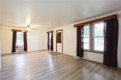 317 6th Avenue Oelwein IA 50662