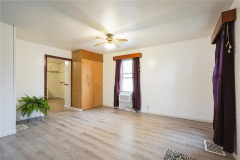 317 6th Avenue Oelwein IA 50662