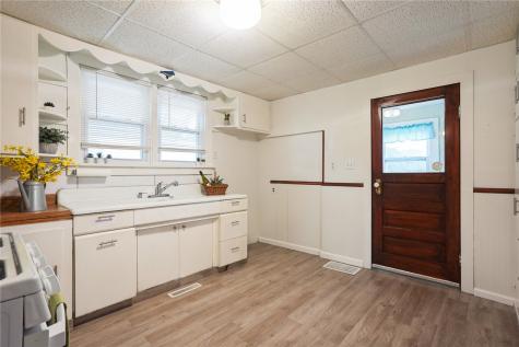 317 6th Avenue Oelwein IA 50662