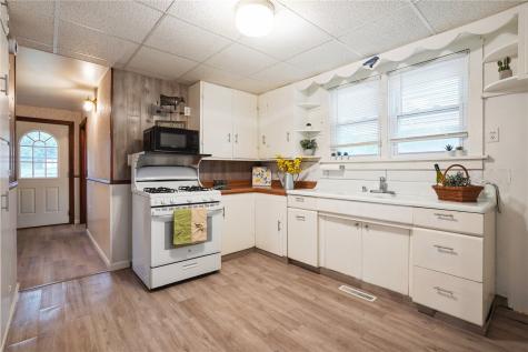 317 6th Avenue Oelwein IA 50662