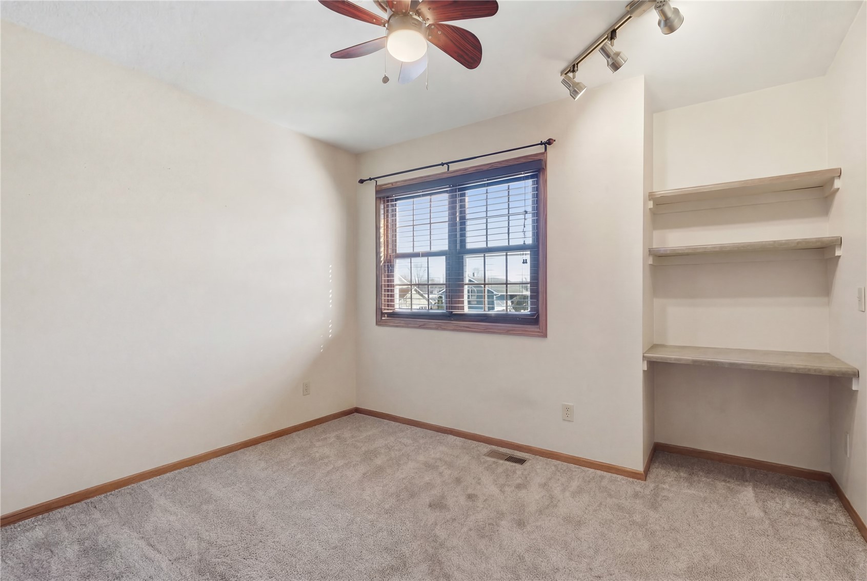 3010 Meadow Glen Street Marion IA 52302