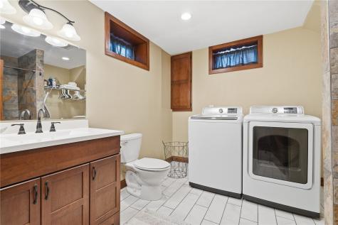 241 23rd Street Drive SE Cedar Rapids IA 52403