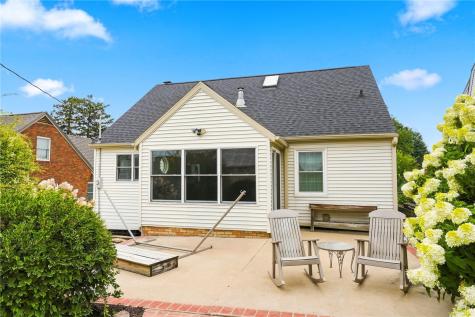 241 23rd Street Drive SE Cedar Rapids IA 52403