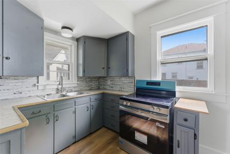 1214 E 2nd Street Muscatine IA 52761