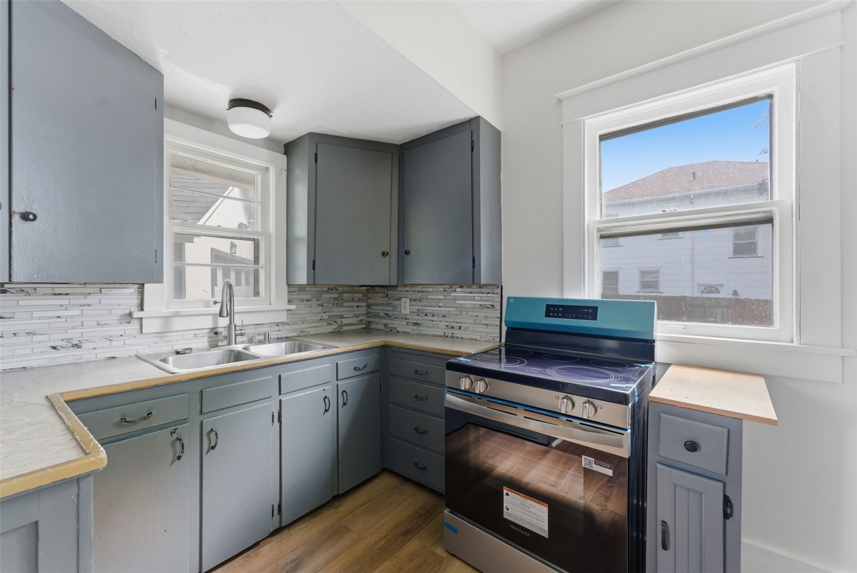 1214 E 2nd Street Muscatine IA 52761