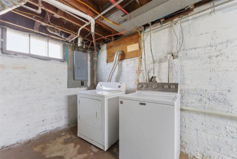 1214 E 2nd Street Muscatine IA 52761