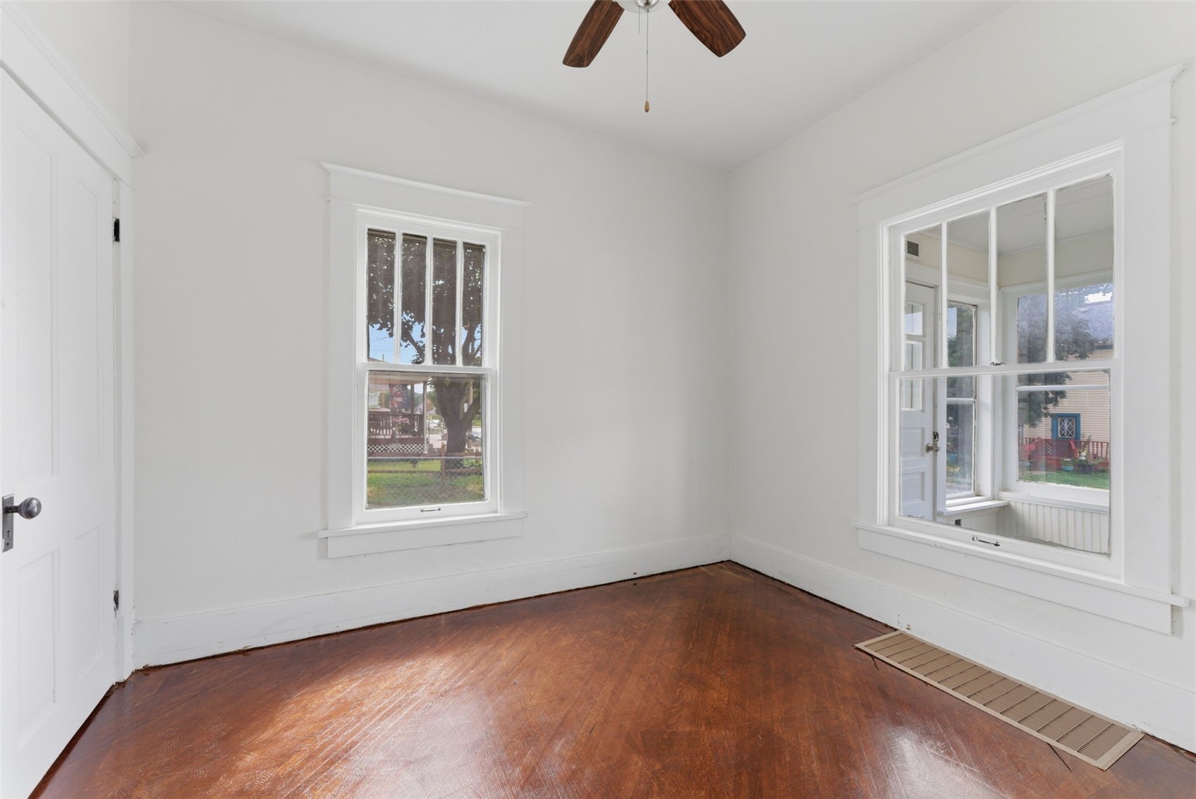 1214 E 2nd Street Muscatine IA 52761
