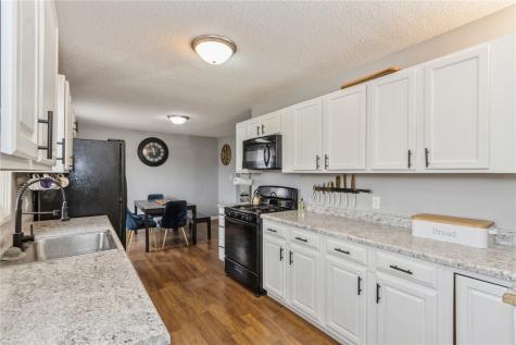 281 Jacolyn Drive NW Cedar Rapids IA 52405