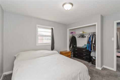 281 Jacolyn Drive NW Cedar Rapids IA 52405