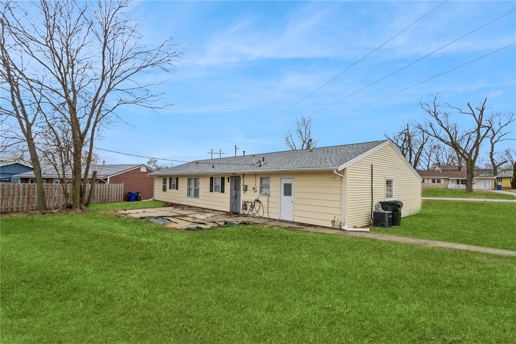 281 Jacolyn Drive NW Cedar Rapids IA 52405