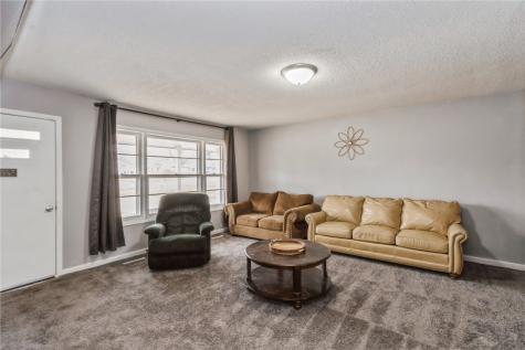 281 Jacolyn Drive NW Cedar Rapids IA 52405