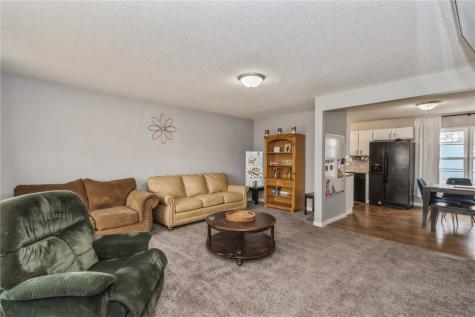 281 Jacolyn Drive NW Cedar Rapids IA 52405