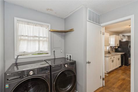 281 Jacolyn Drive NW Cedar Rapids IA 52405