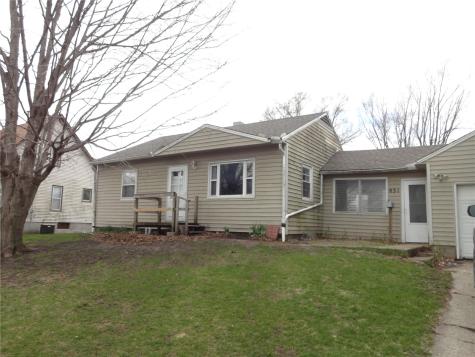 831 Western Avenue Marengo IA 52301