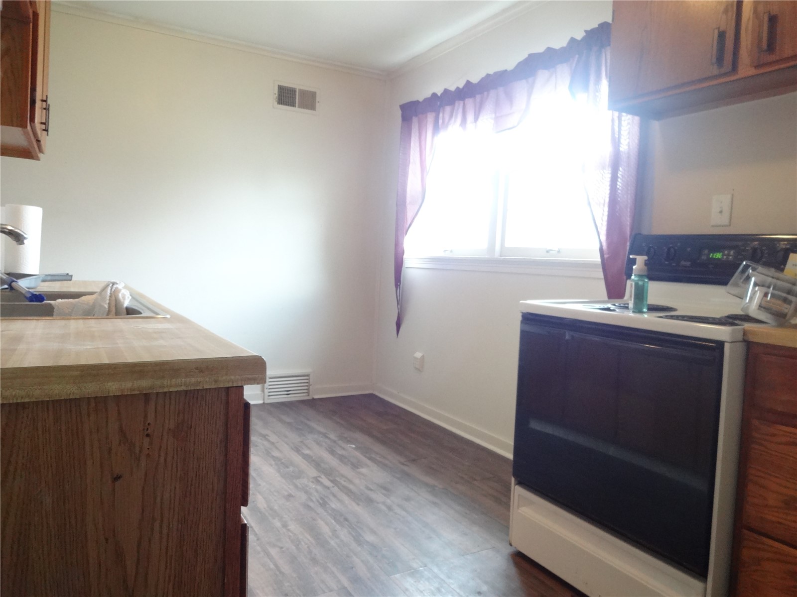 831 Western Avenue Marengo IA 52301