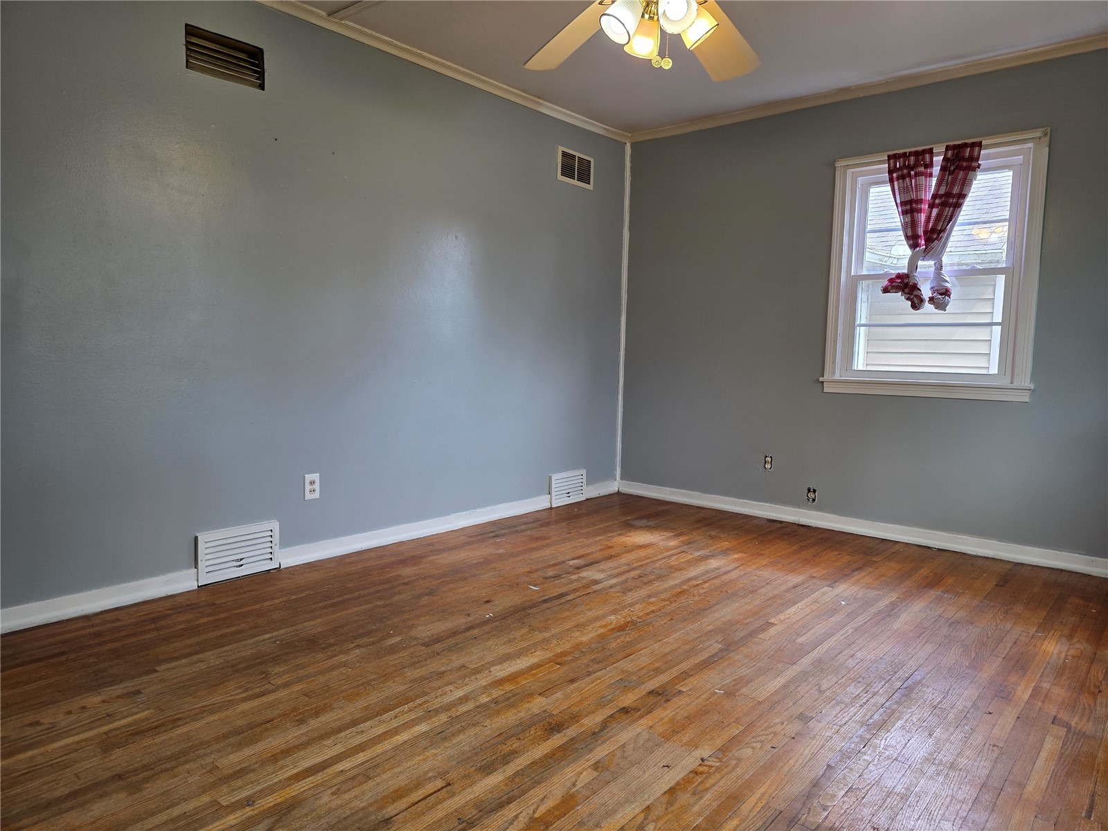 831 Western Avenue Marengo IA 52301