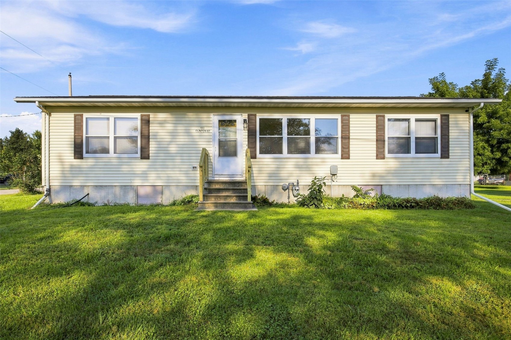 100 Clinton Street Palo IA 52324