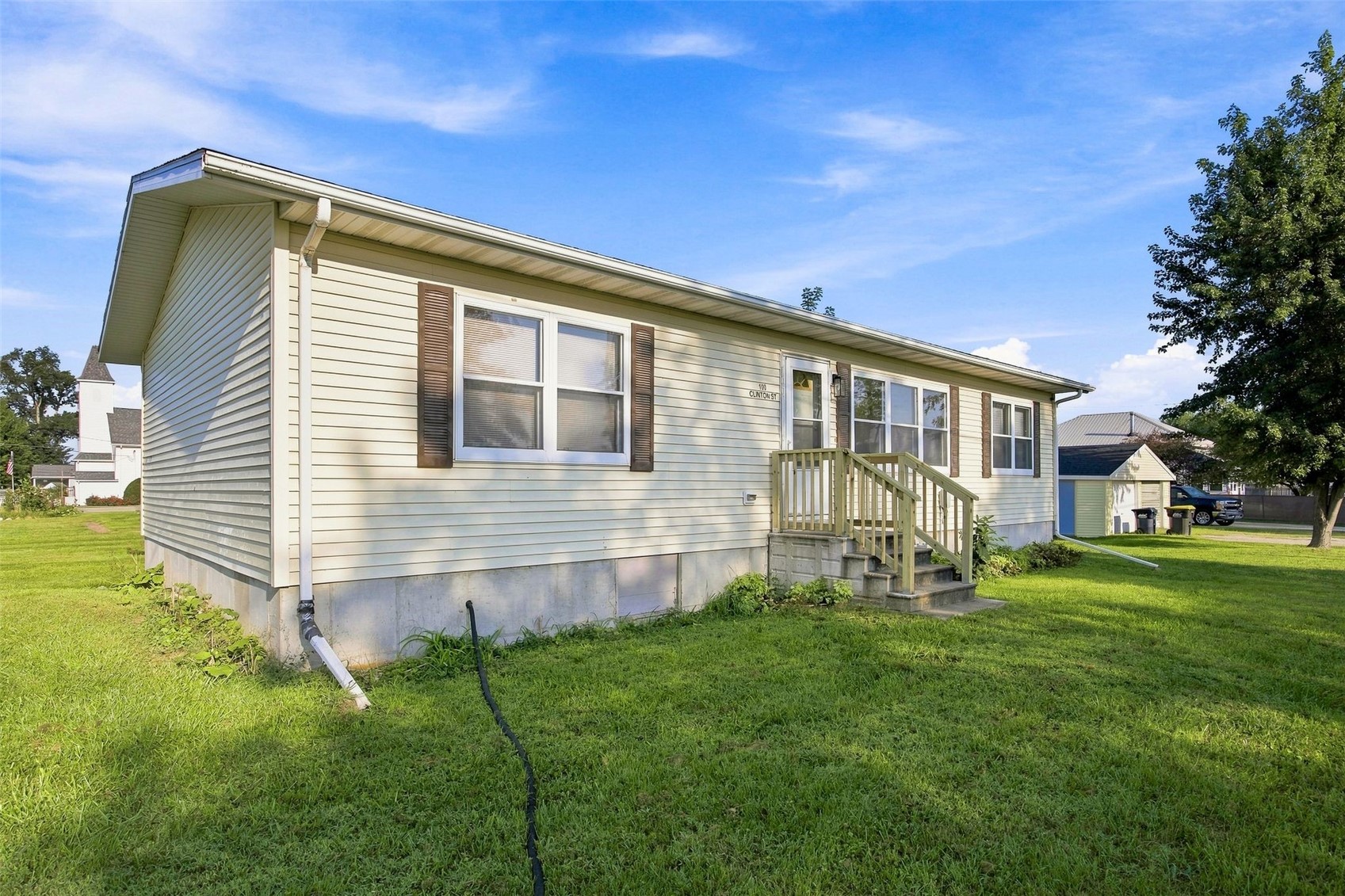 100 Clinton Street Palo IA 52324